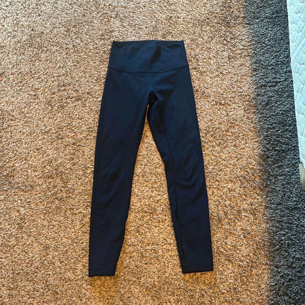 Lululemon True Navy Wonder Under Leggings- Size 4, “25 inch